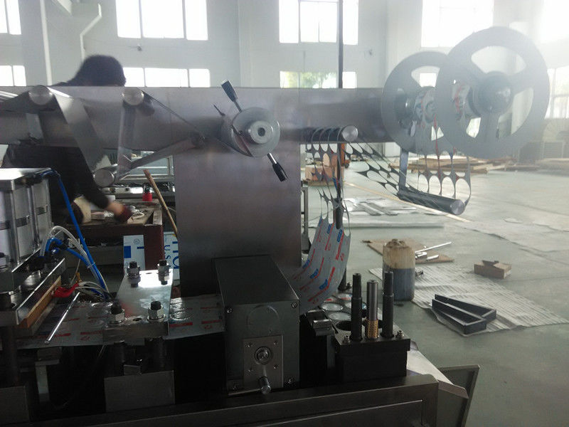 Machine manufacturers Low Noise Mini Blister Packaging Machinery Blister Pack Machines With CE Certificate