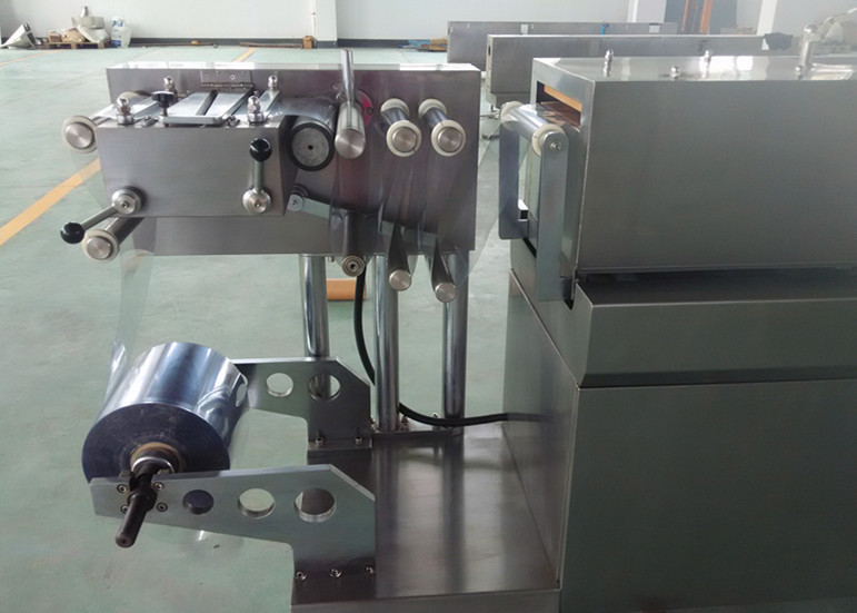 High Speed Food Blister Packing Machine Chewing Gum PVC Packaging Machine