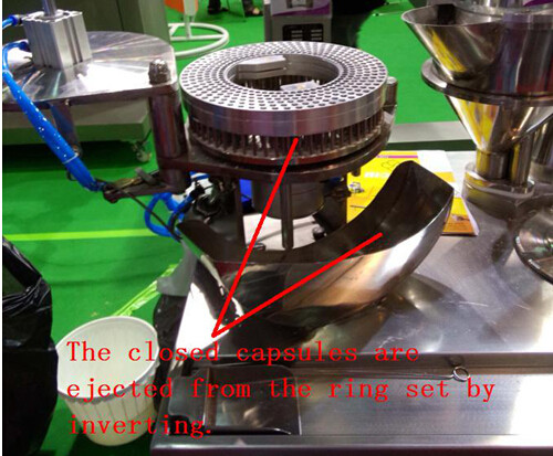 Powder / Pellet Semi Auto Capsule Filling Machine , Industrial Filling Equipment